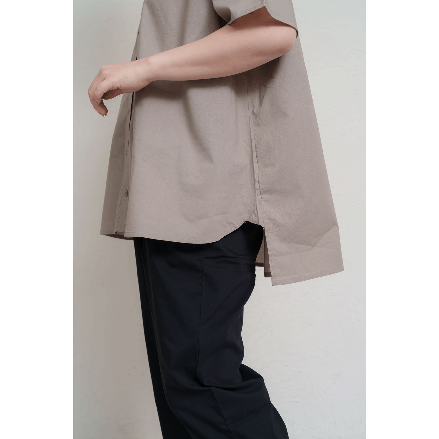 無地チュニック丈前開き5分袖ブラウス - 画像16