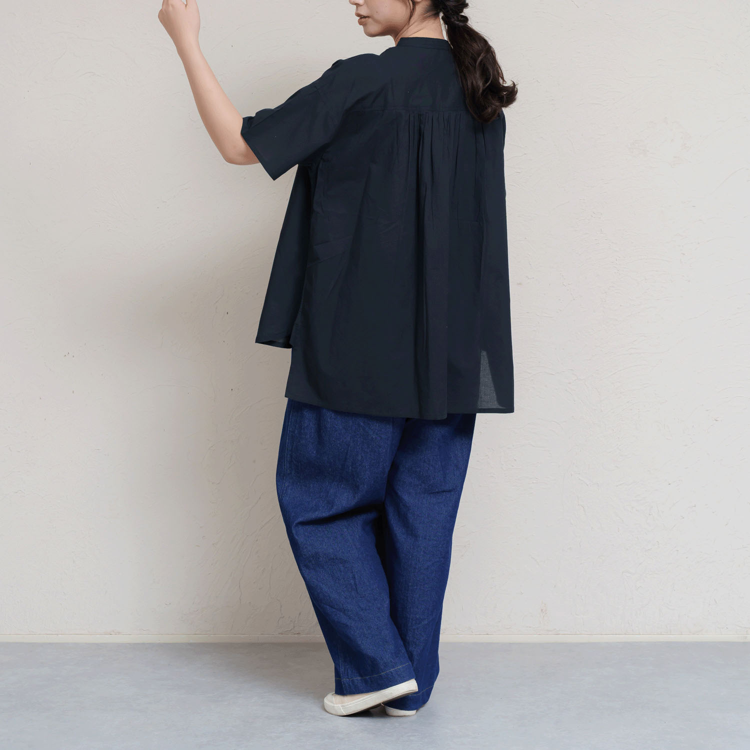 無地チュニック丈前開き5分袖ブラウス - 画像4