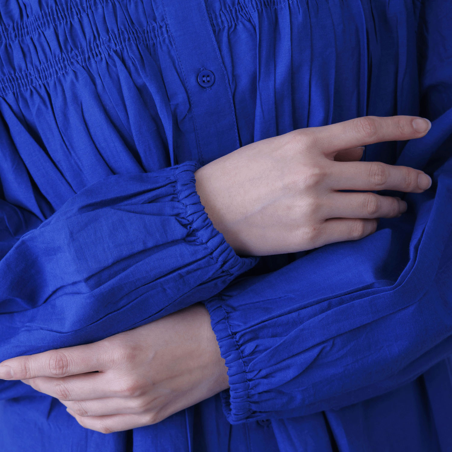 胸元シャーリング裾スカラップブラウス - 画像16