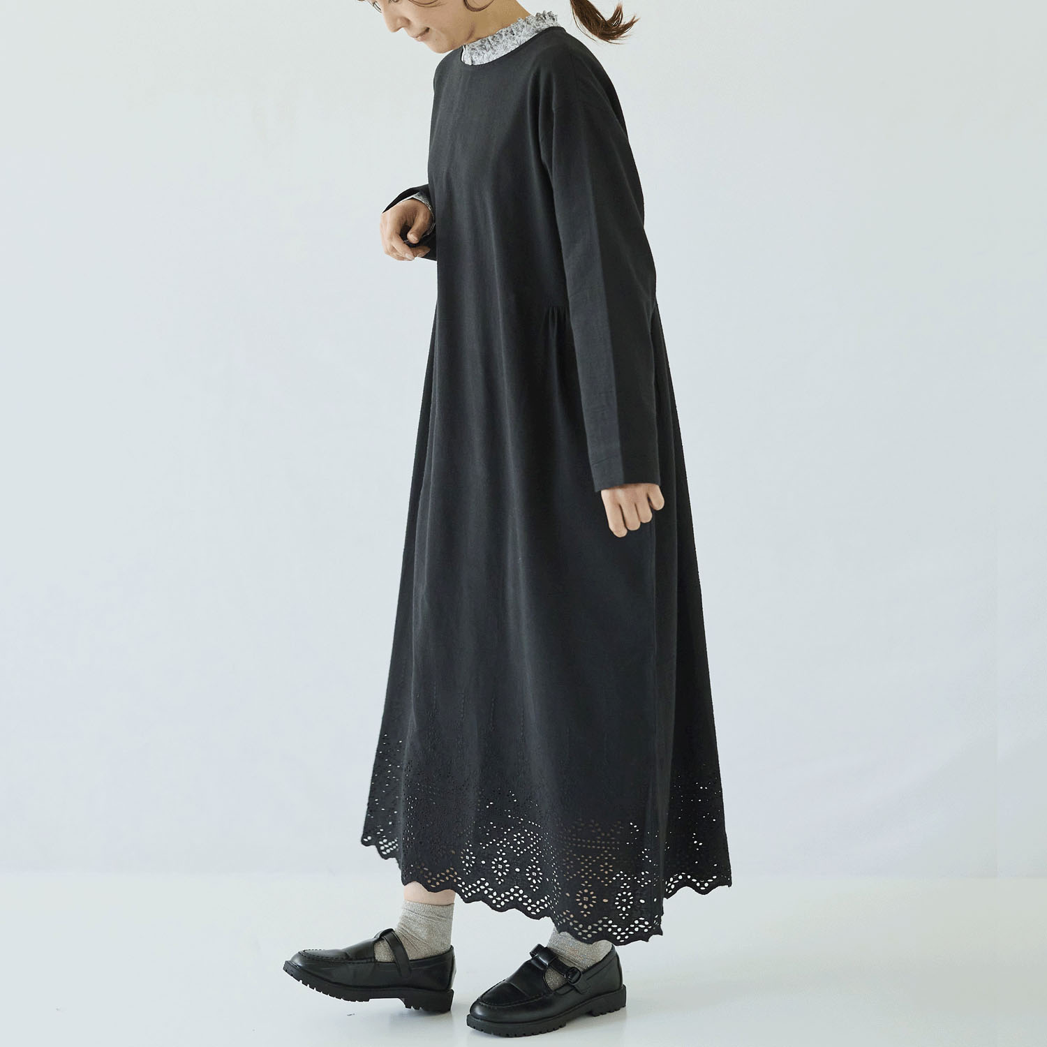 ノンノ 布帛綿麻＋裾パネル刺繍ワンピース - 画像12