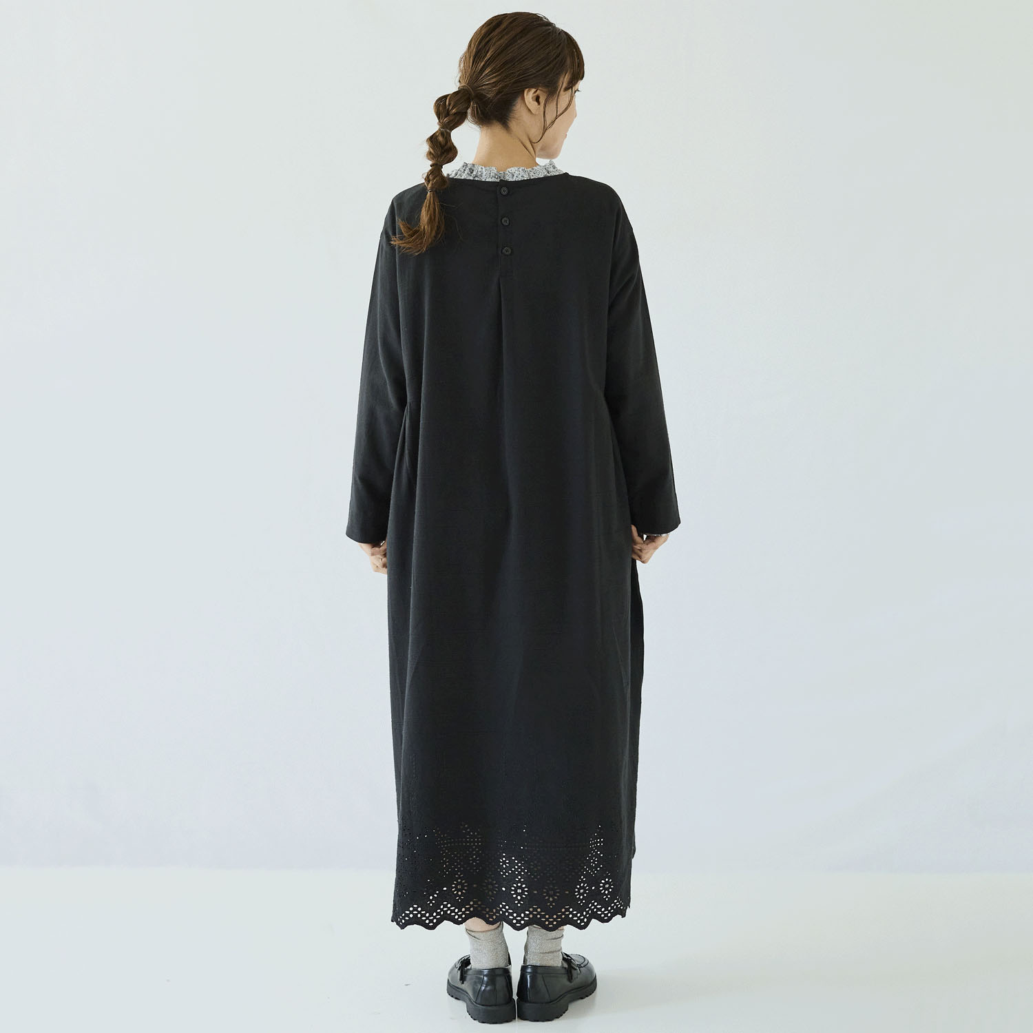 ノンノ 布帛綿麻＋裾パネル刺繍ワンピース - 画像13