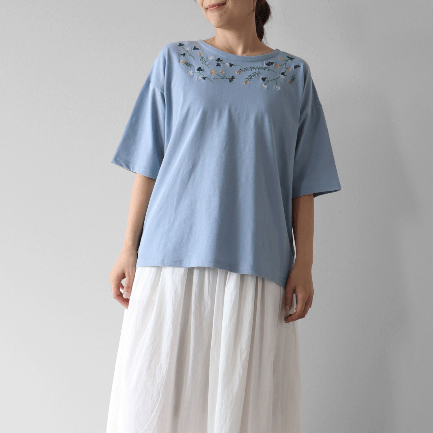 ノンノ カットソー コットン天竺無地＋花柄刺繍 - 画像8