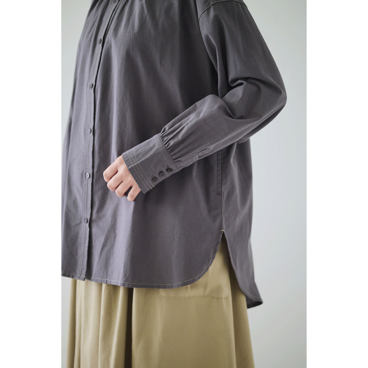 cloudnine ノンノ 配色ステッチ入り前開きチュニック - 画像7