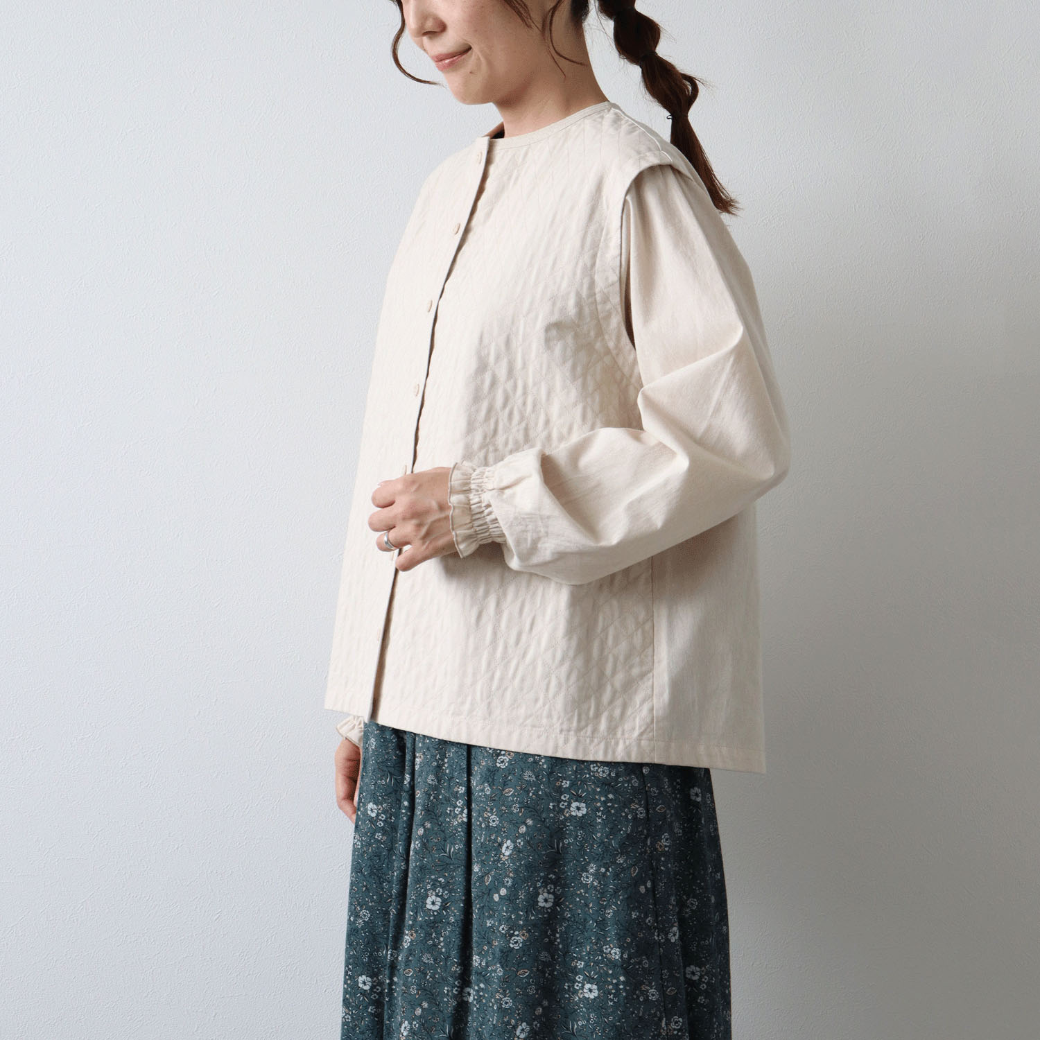 ノンノ コットン布帛キルティングステッチ入りブラウス - 画像3