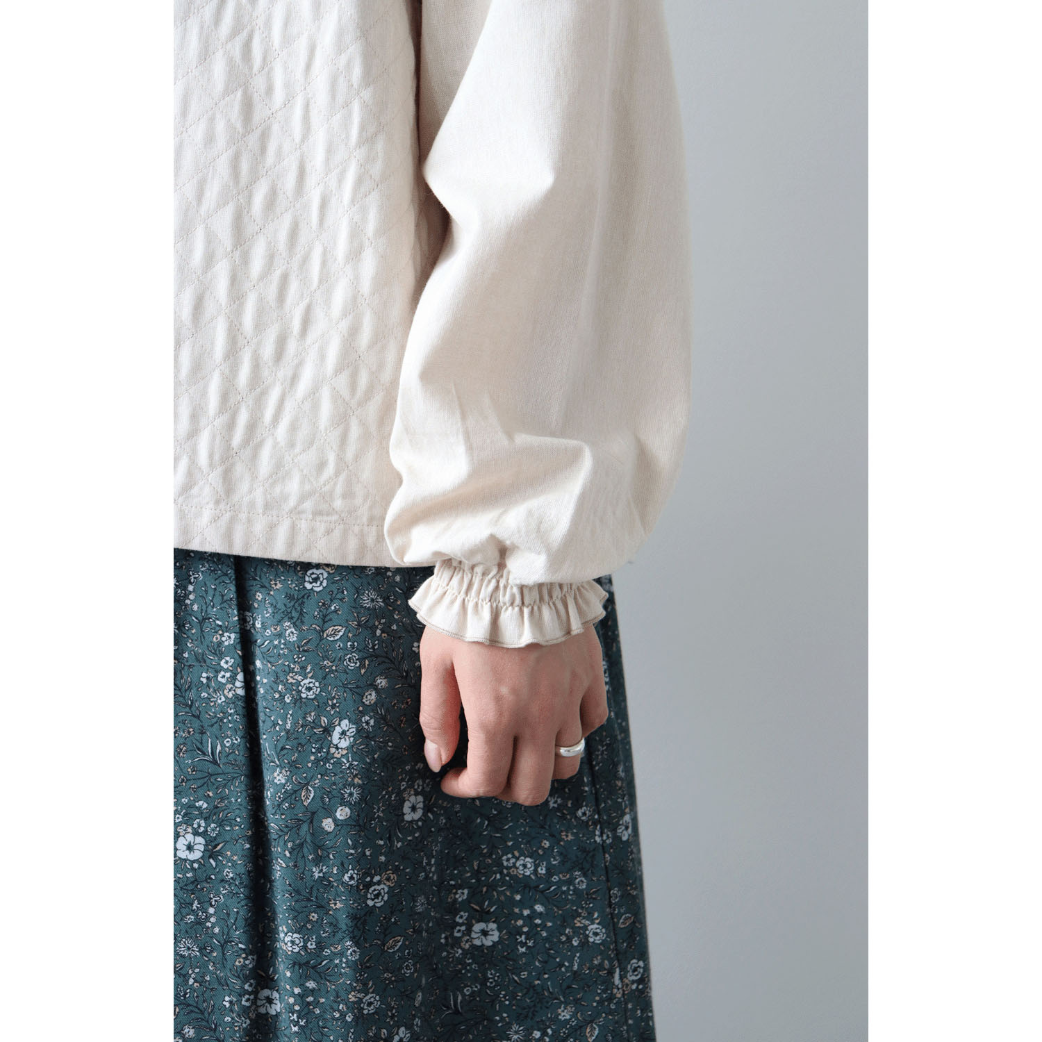 ノンノ コットン布帛キルティングステッチ入りブラウス - 画像5