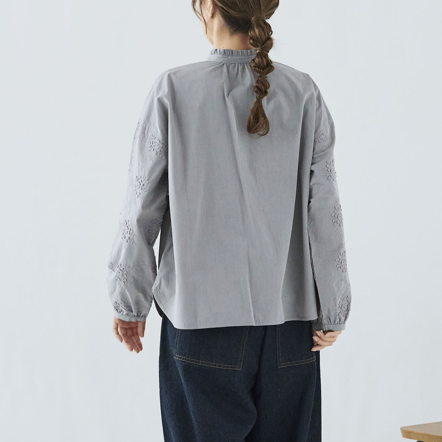 cloudnine ノンノ 襟フリル付き刺繍入りブラウス - 画像4