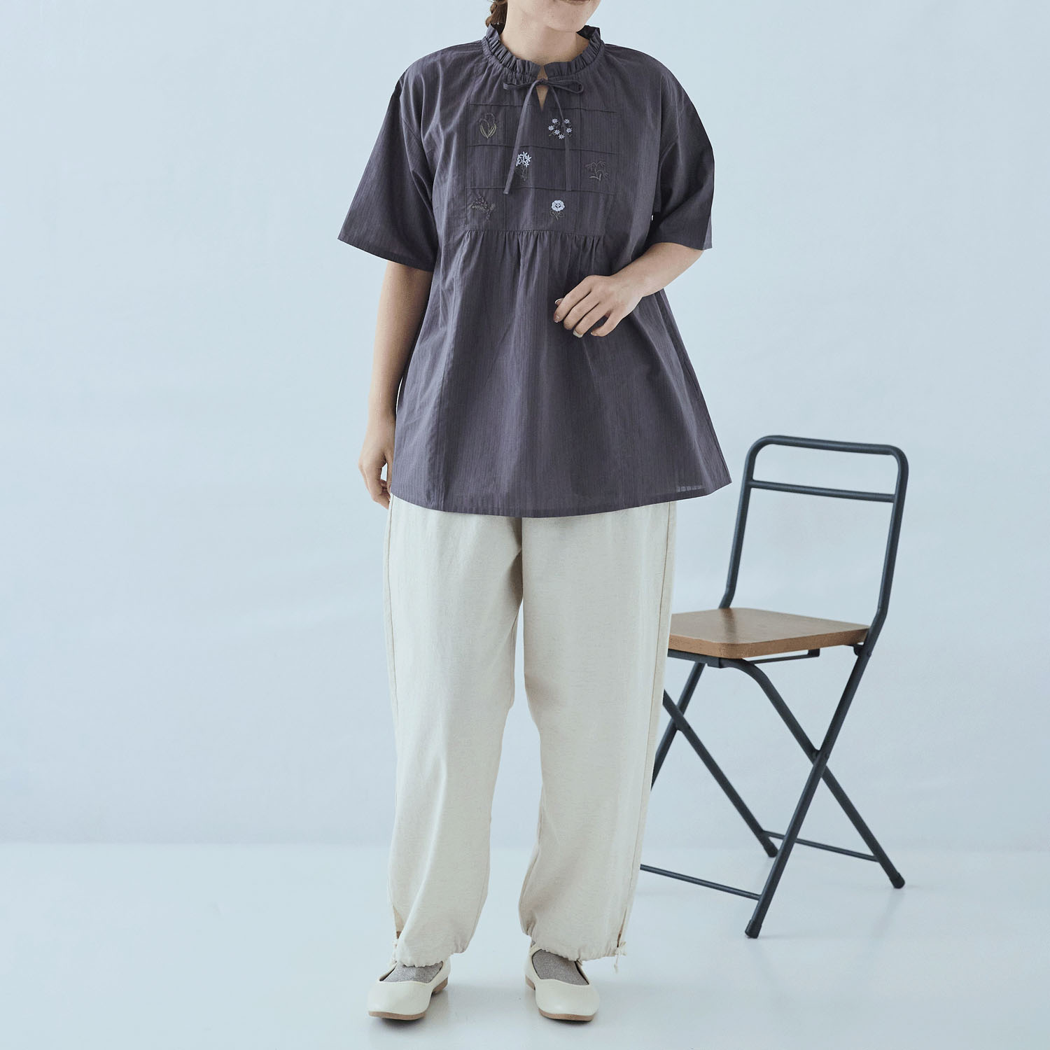 cloudnine ノンノ 花刺繍ネックフリルチュニック - 画像3