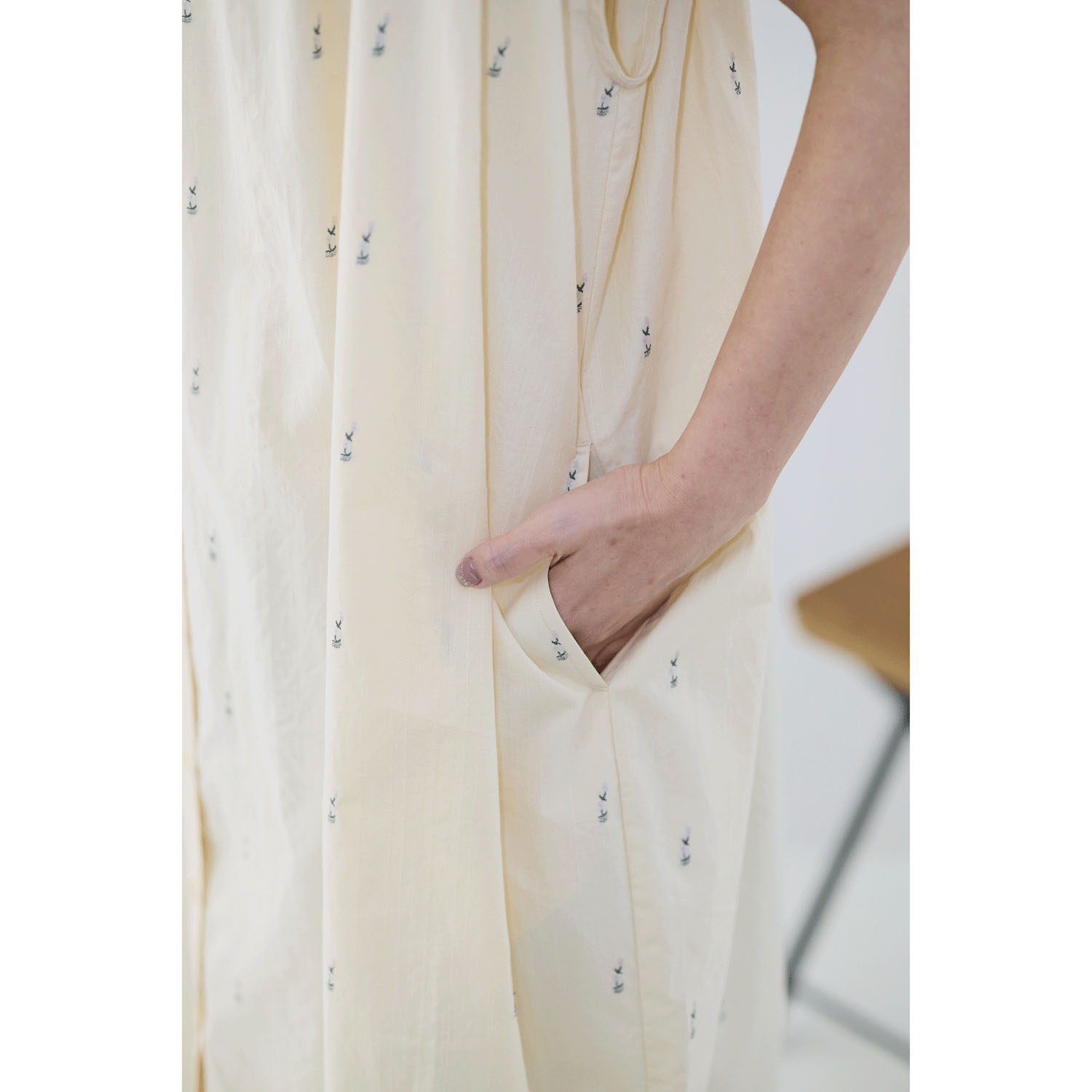 cloudnine ノンノ コットンジャカード花柄ワンピース - 画像6