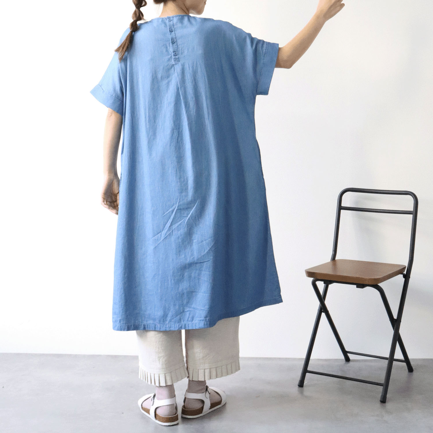 cloudnine ノンノ 3．5ozデニム スモッキング刺繍ワンピース - 画像11