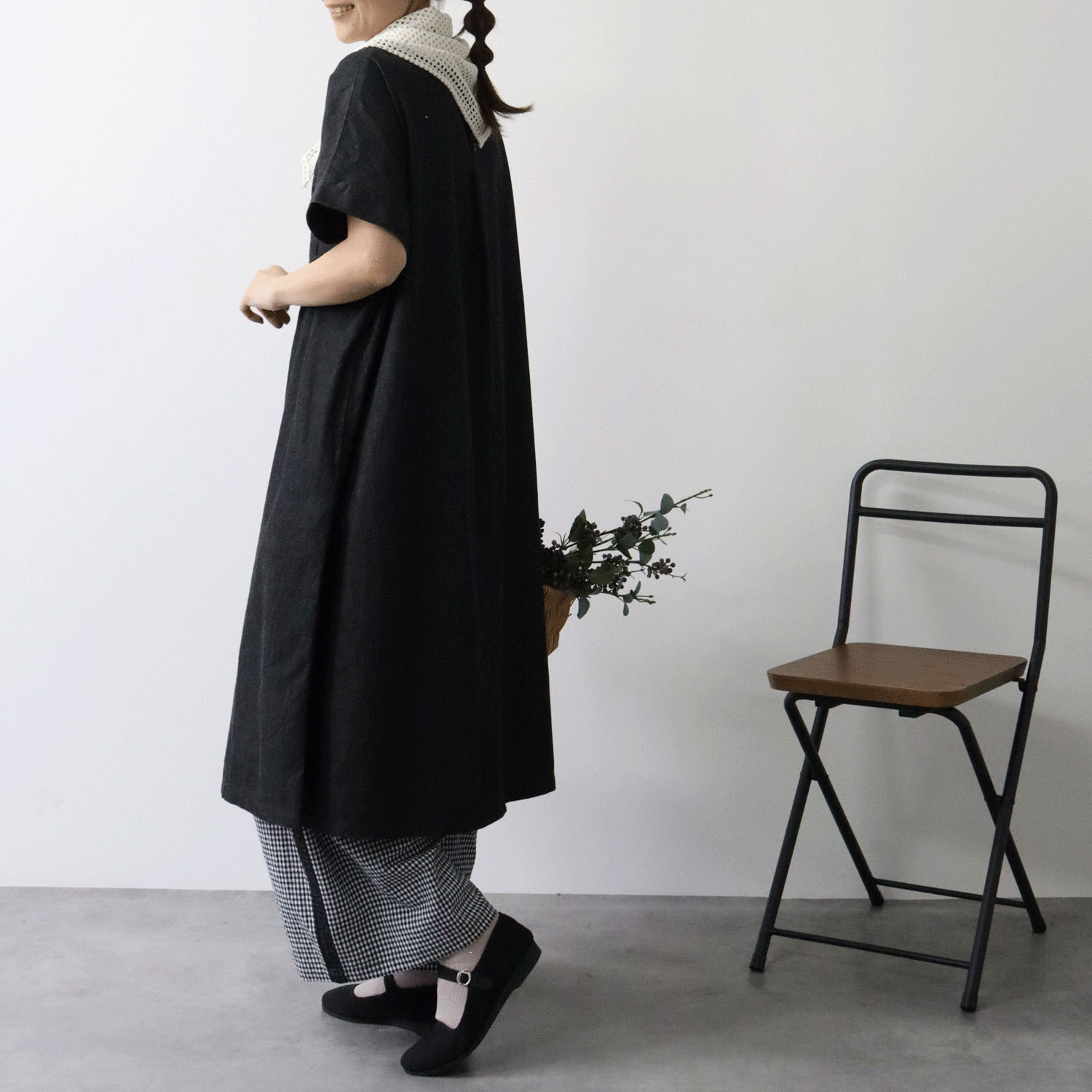 cloudnine ノンノ 3．5ozデニム スモッキング刺繍ワンピース - 画像4