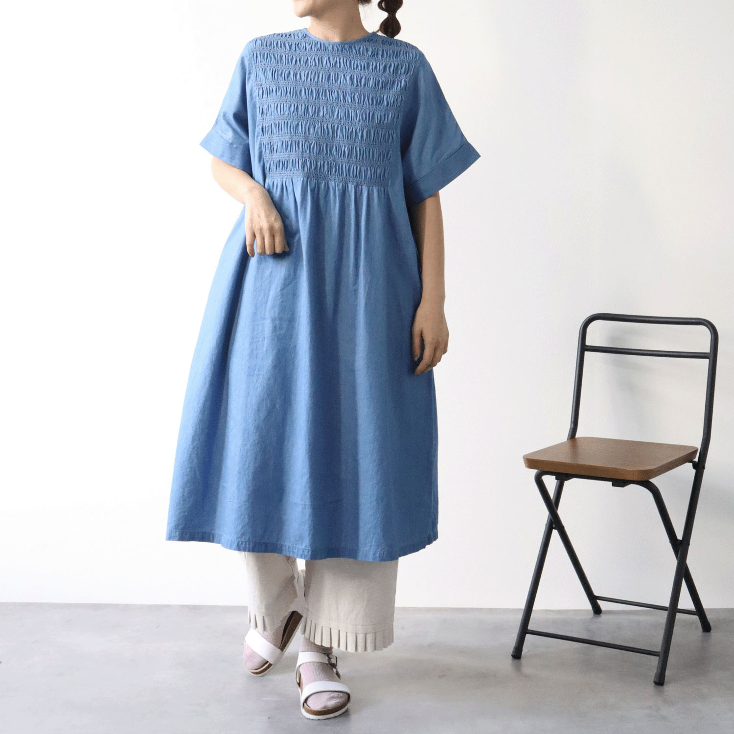 cloudnine ノンノ 3．5ozデニム スモッキング刺繍ワンピース - 画像7