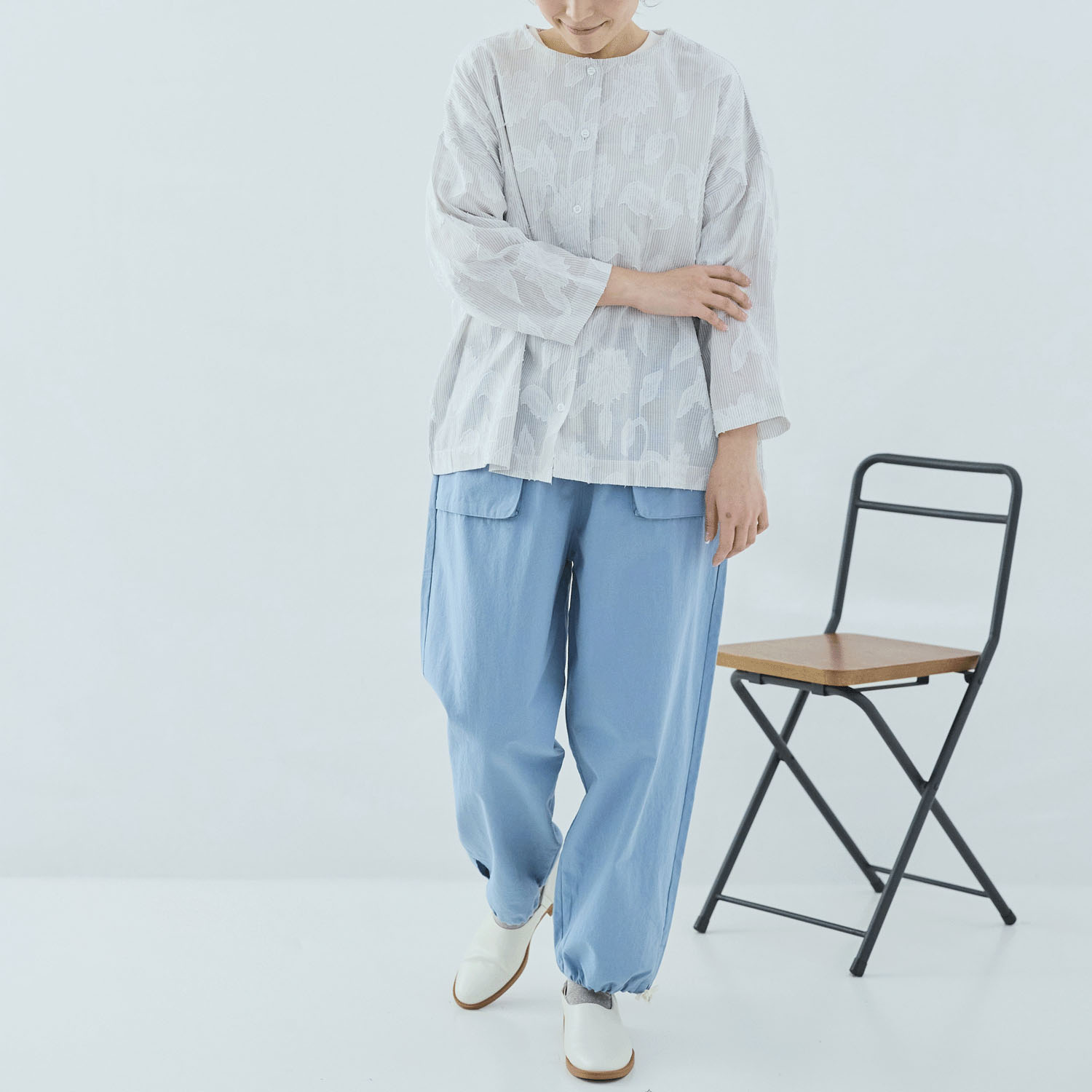 cloudnine 花柄ジャカードが映える コットンストライプブラウス - 画像3