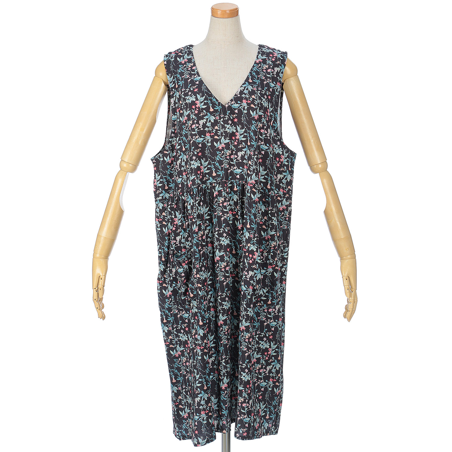 レーヨン花柄Vネックエプロンドレス - 画像3