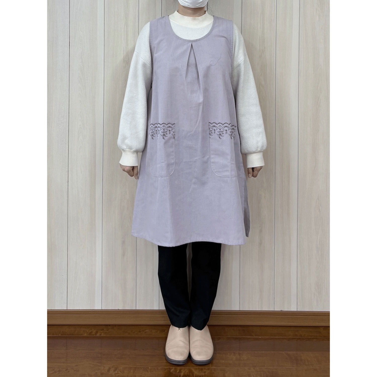 ECRU 先染めスカラップ刺繍エプロン - 画像1