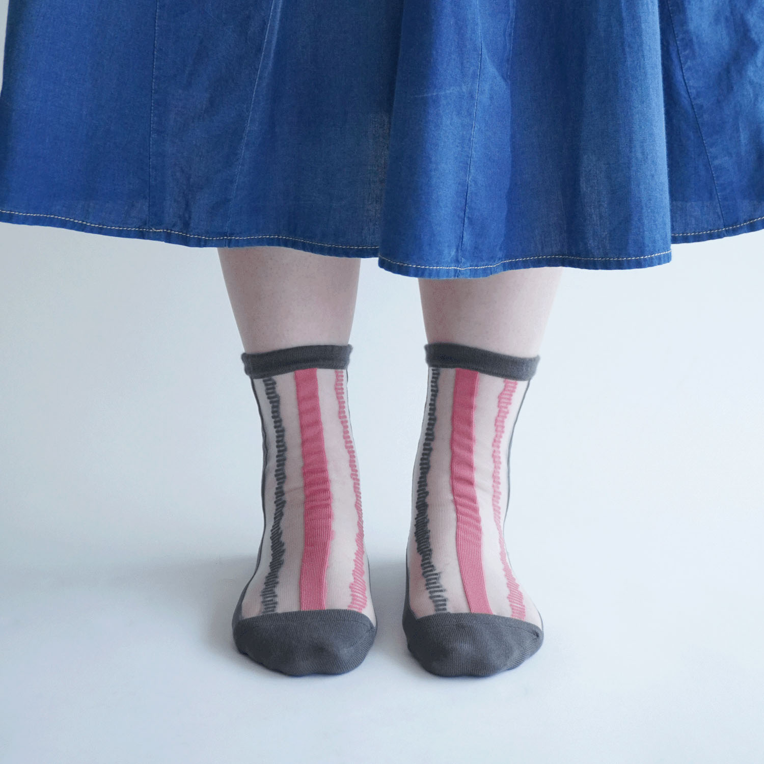 北欧調 幾何学ストライプ柄  シースルーソックス - 画像3