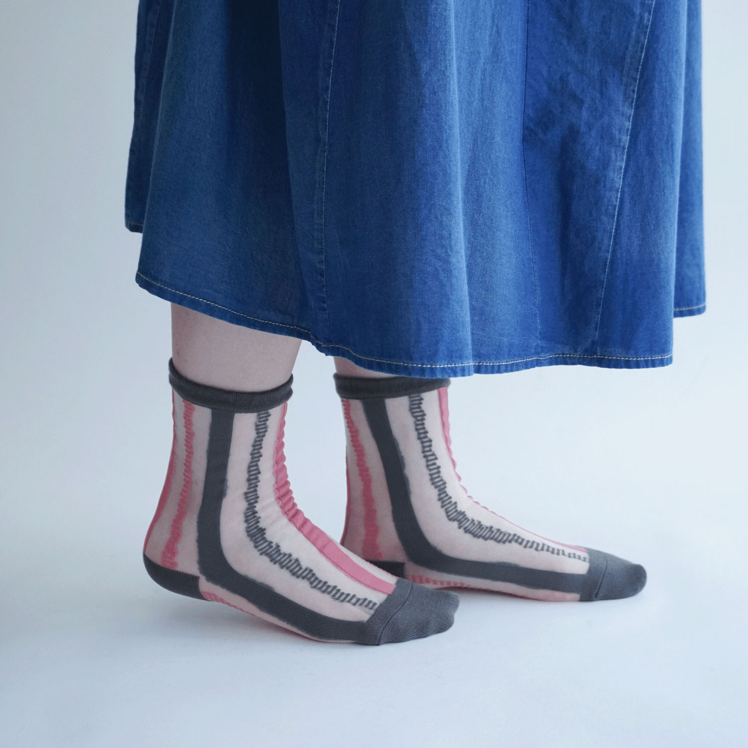 北欧調 幾何学ストライプ柄  シースルーソックス - 画像4