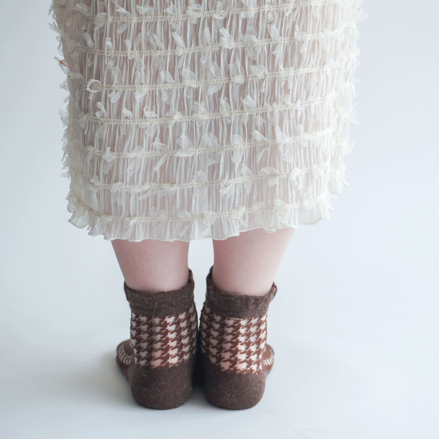 25AW新柄  シースルーソックス クルー丈 アンゴラ混 千鳥柄【在庫限り】 - 画像4