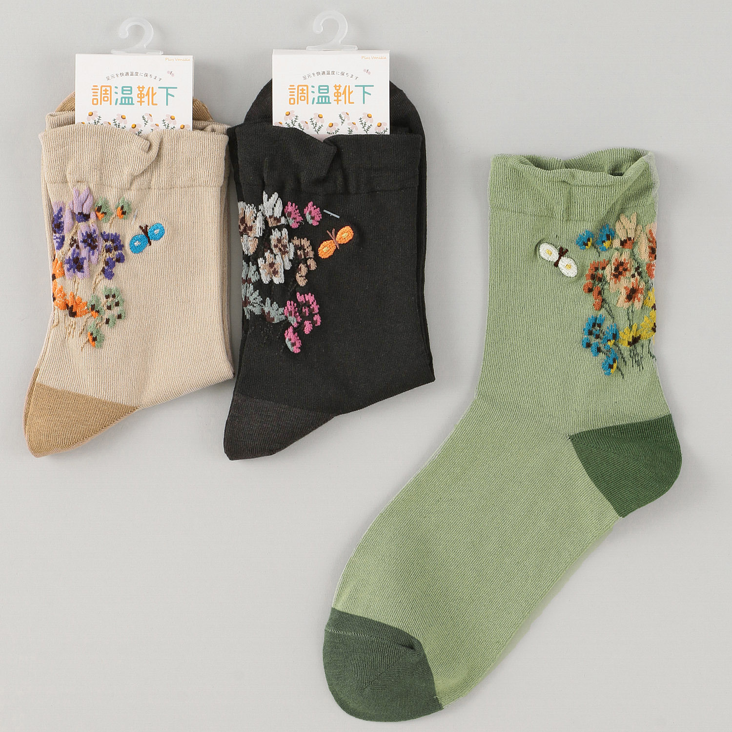 Natural Collection  クルー丈  フロート花 蝶々刺しゅう 靴下