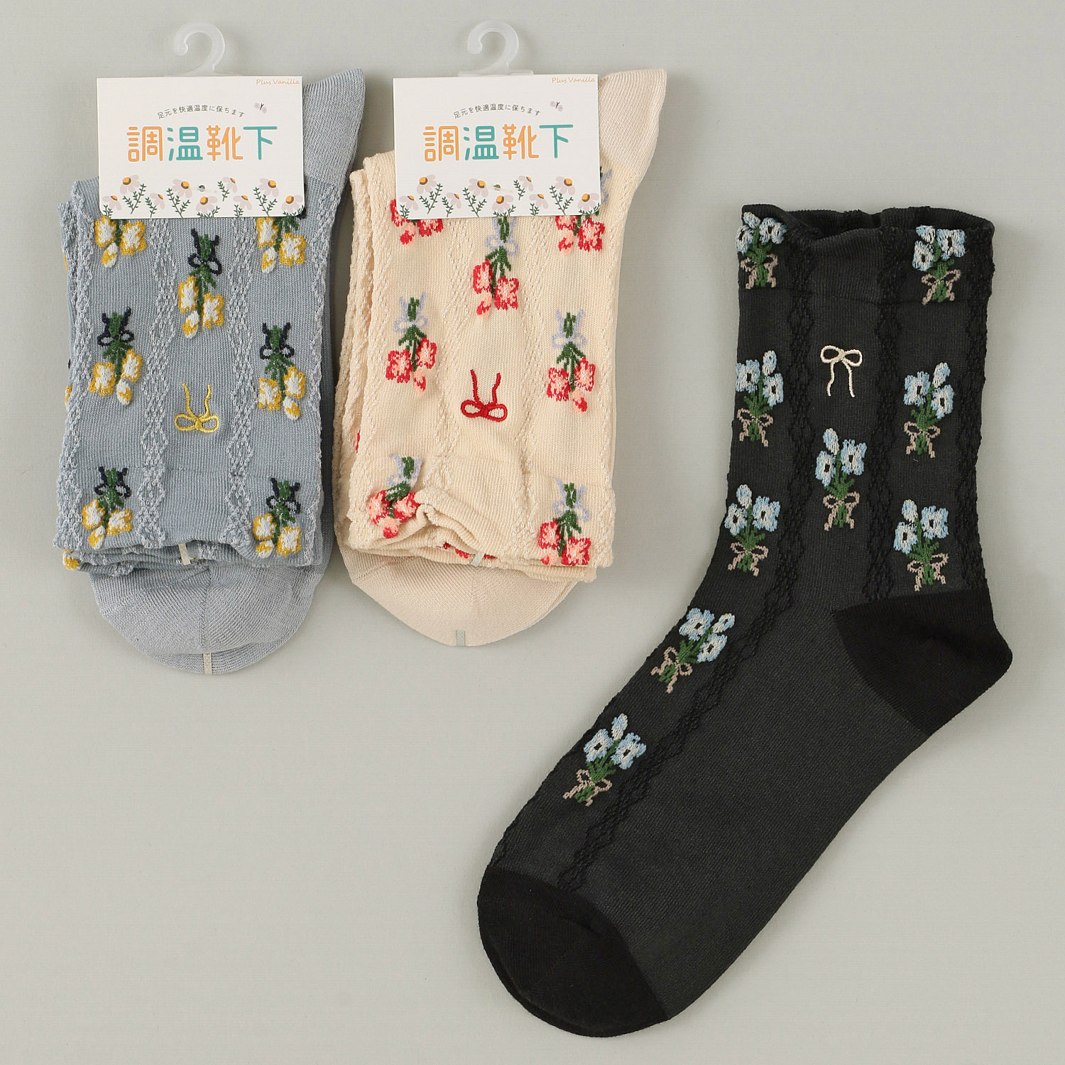 Natural Collection  クルー丈  リボン刺しゅうつき 靴下