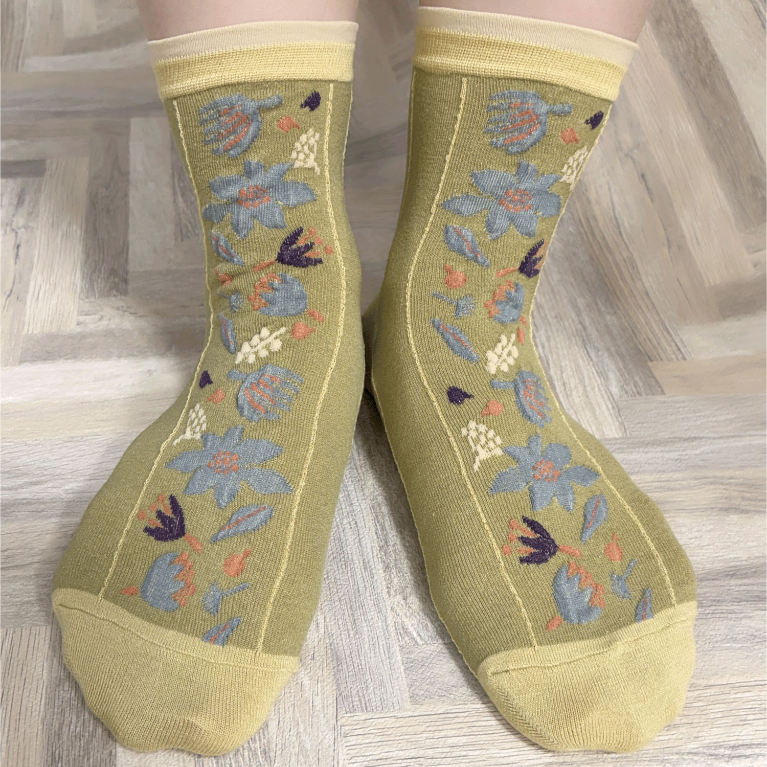 日本製 MOOMINロークルーソックス シルク入り 逆スパセンター花 ミムラ刺繍【在庫限り】 - 画像7