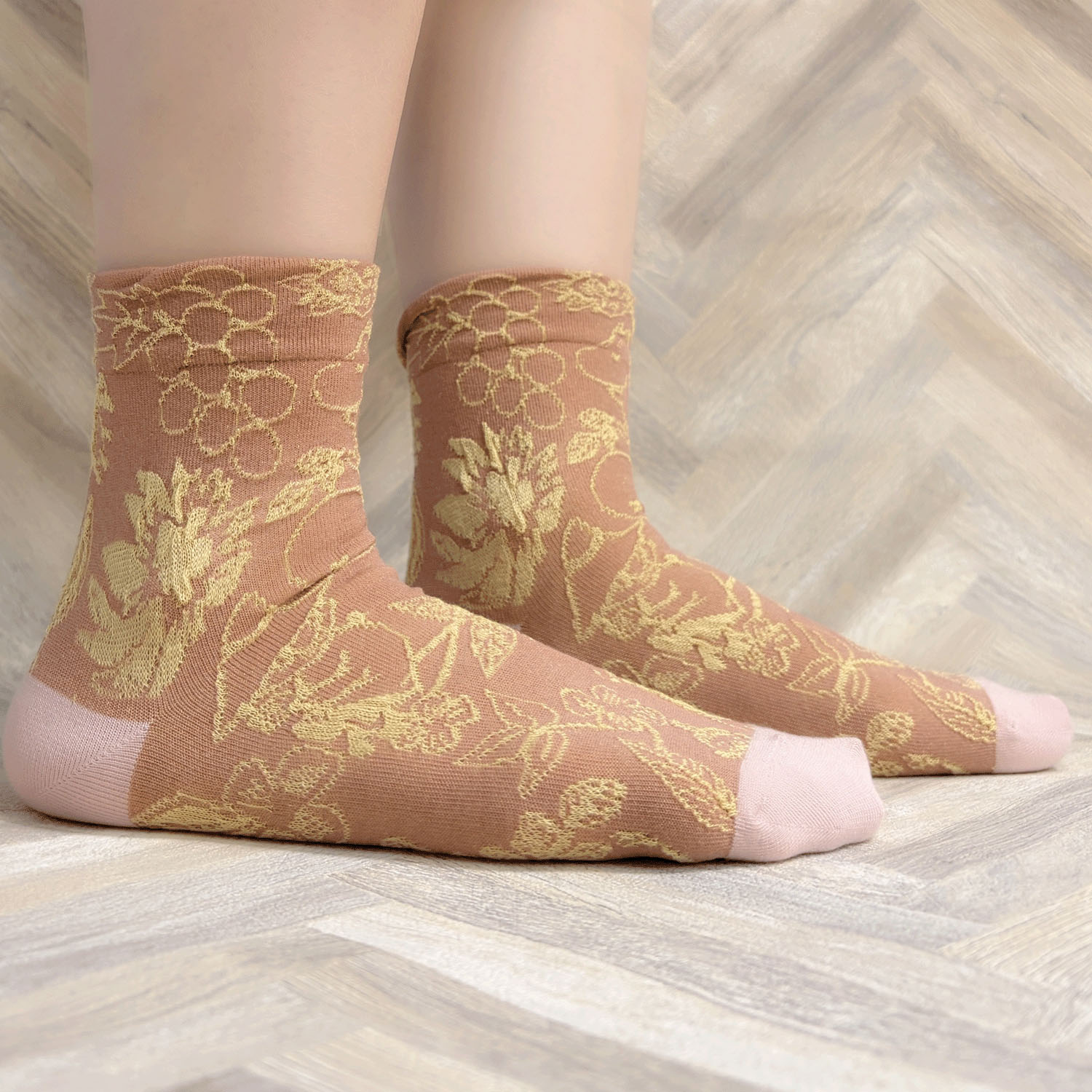 日本製 MOOMINロークルーソックス シルク入り 逆スパフルーツガーデン柄【在庫限り】 - 画像3