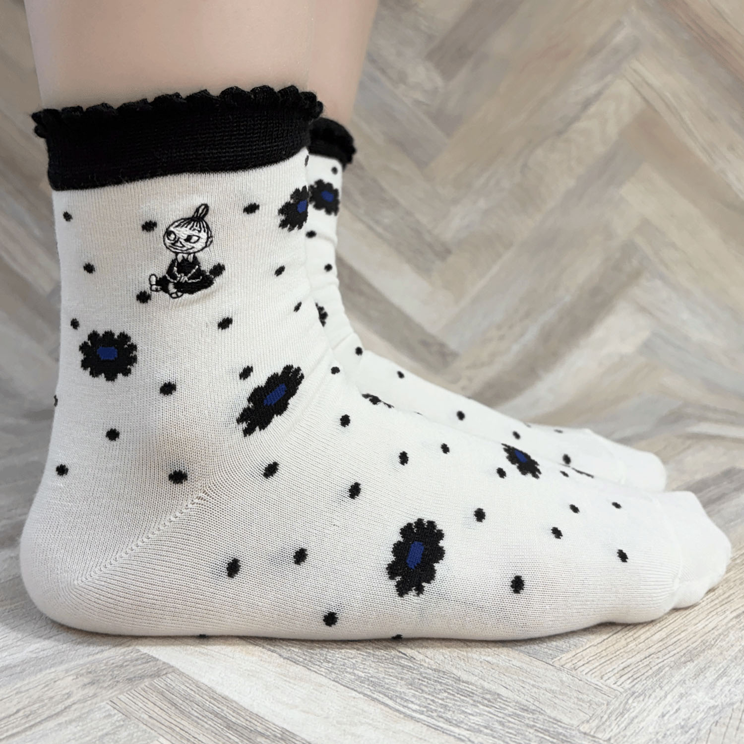 MOOMIN ロークルーソックス 花ドット＋ミイ刺繍【在庫限り】 - 画像3