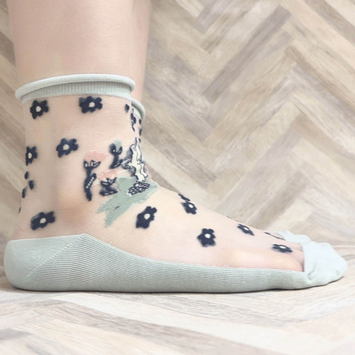 MOOMIN ロークルーソックス シースルー ニョロニョロと花【在庫限り】 - 画像6