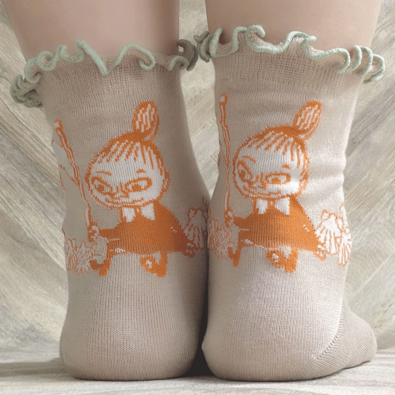 MOOMIN 冷感ロークルーソックス メロウフラッグミイ柄 - 画像6