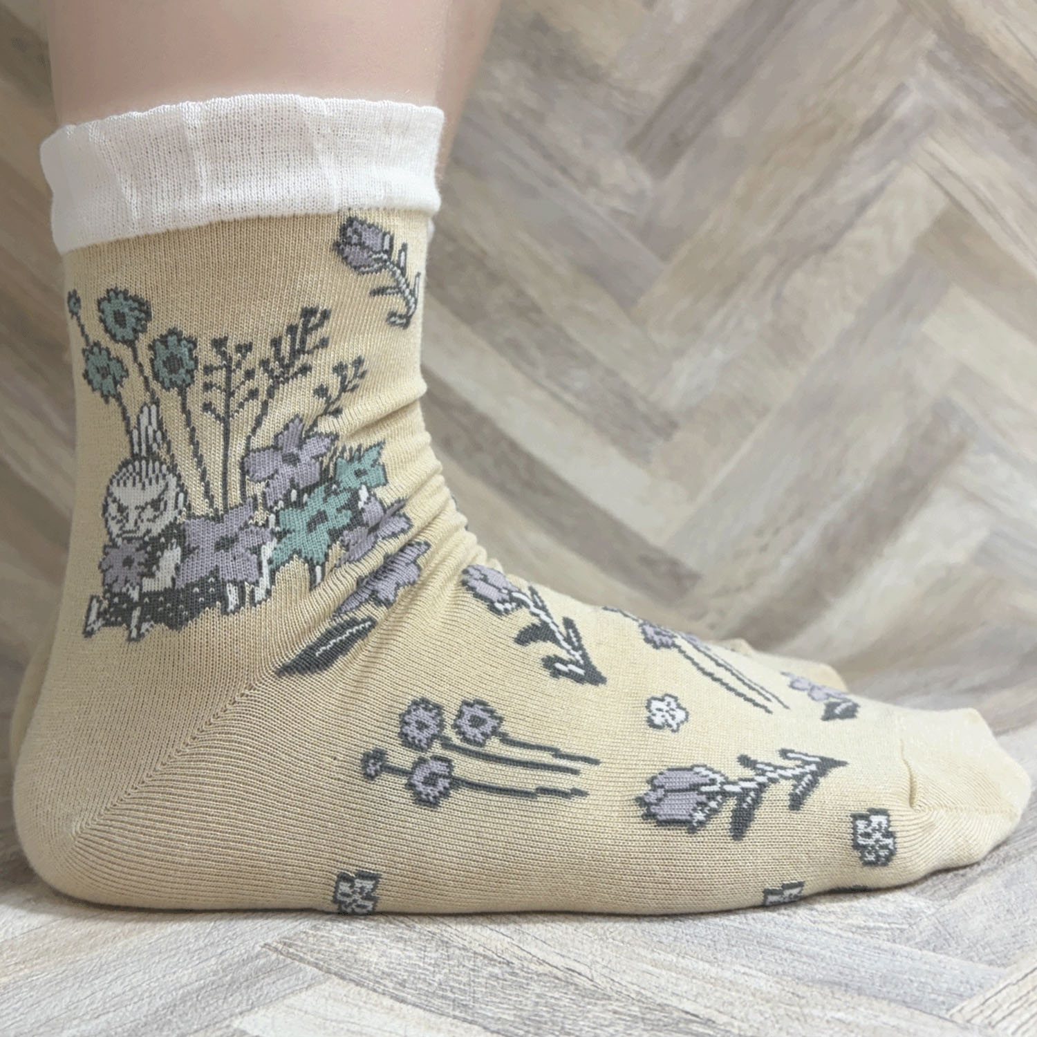 MOOMIN 冷感ロークルーソックス 花総柄 - 画像6