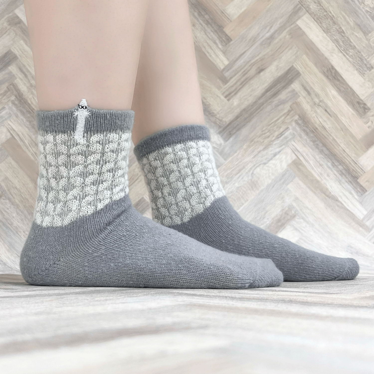 MOOMIN ロークルーソックス ふわふわニット 飛出ニョロ刺繍【在庫限り】 - 画像3