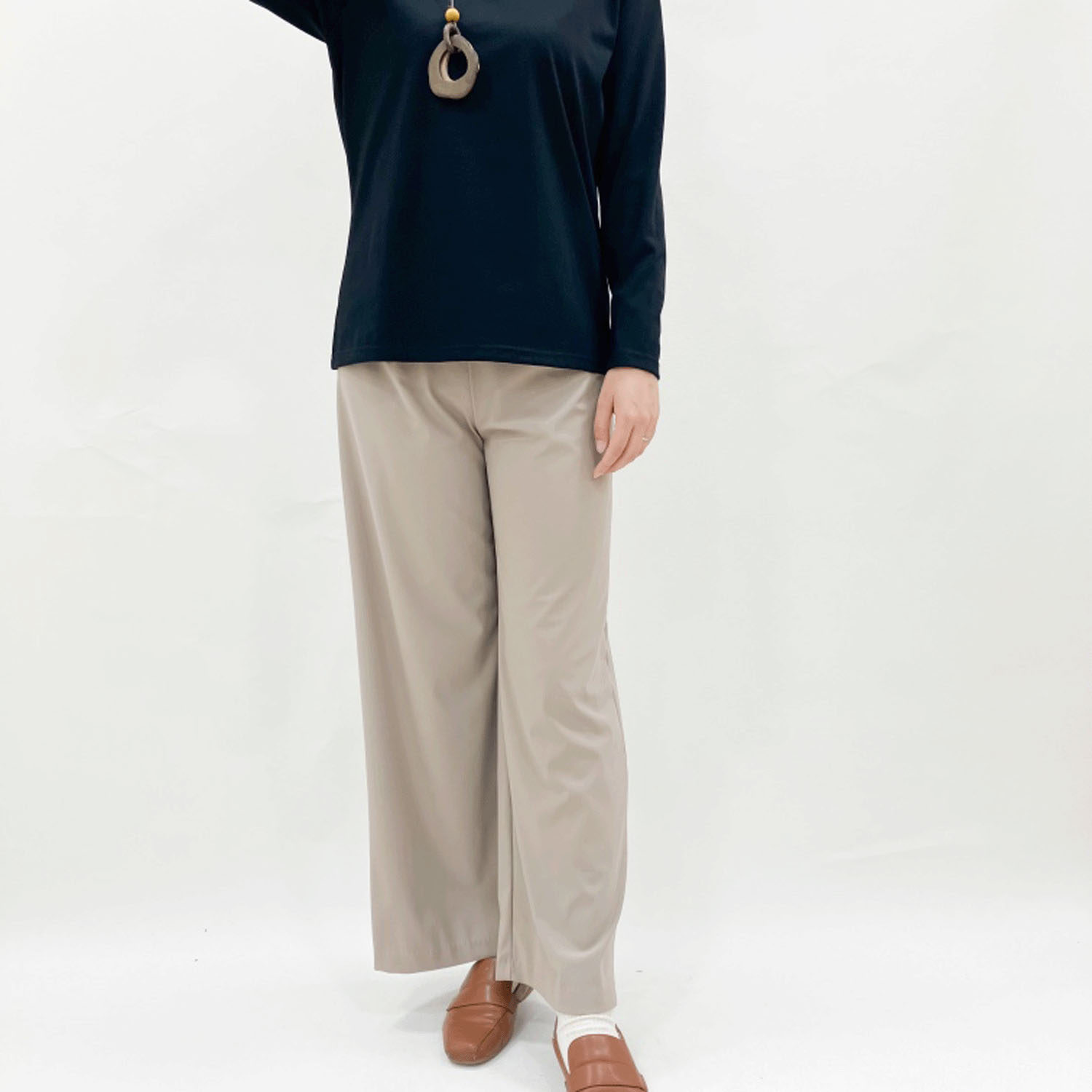 ノビテックワイドパンツ