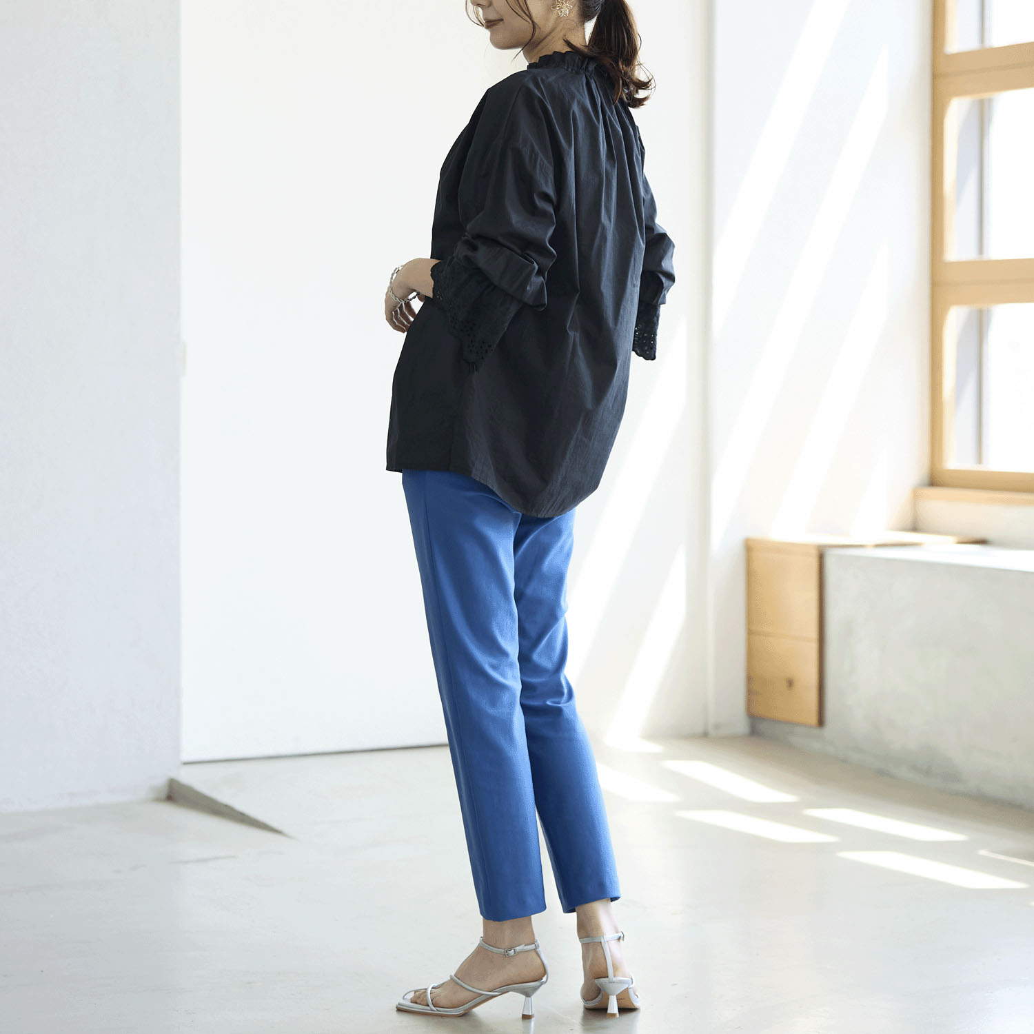 【Insta Live】TAKUMIBA エアシルキー・スリムパンツ - 画像19