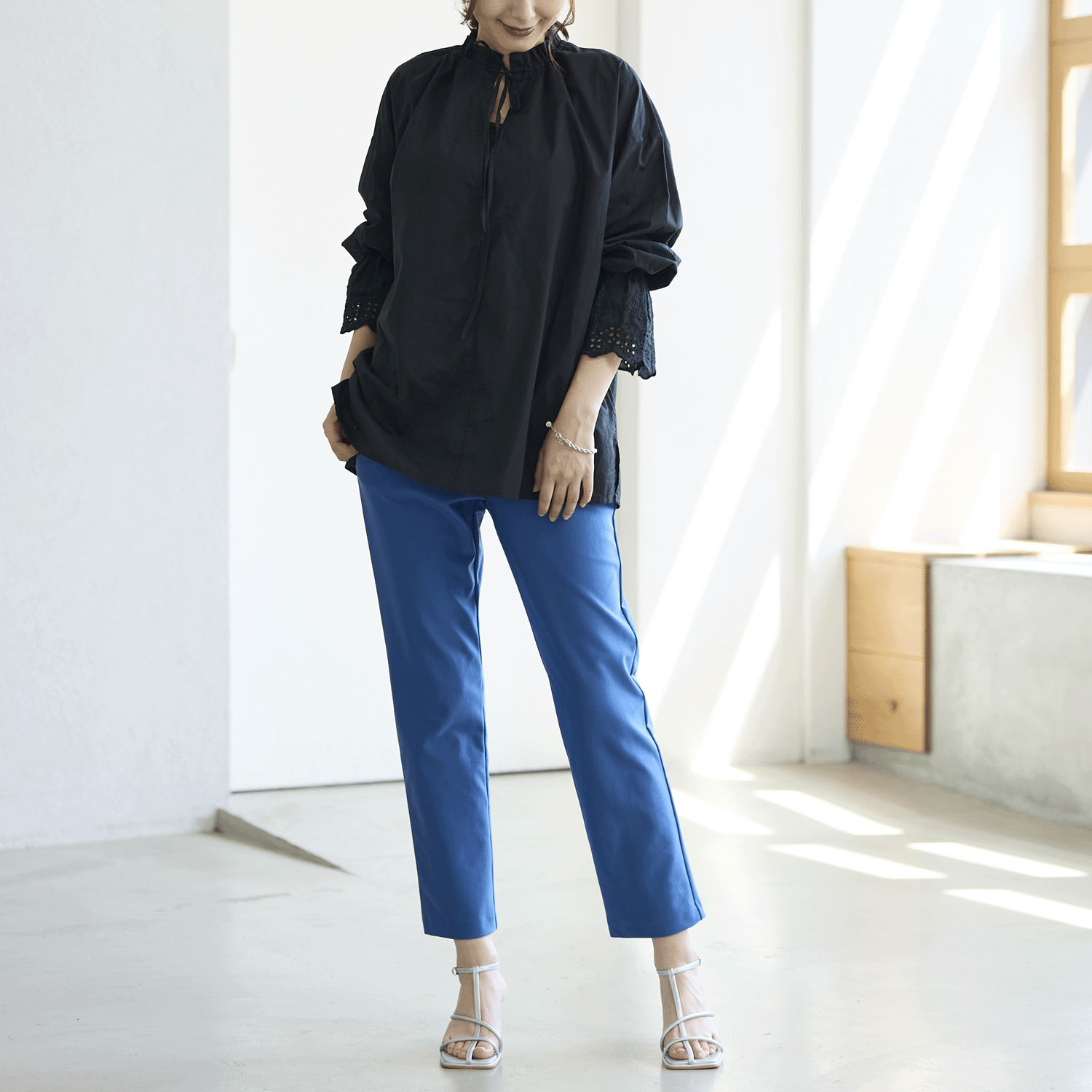 【Insta Live】TAKUMIBA エアシルキー・スリムパンツ - 画像20