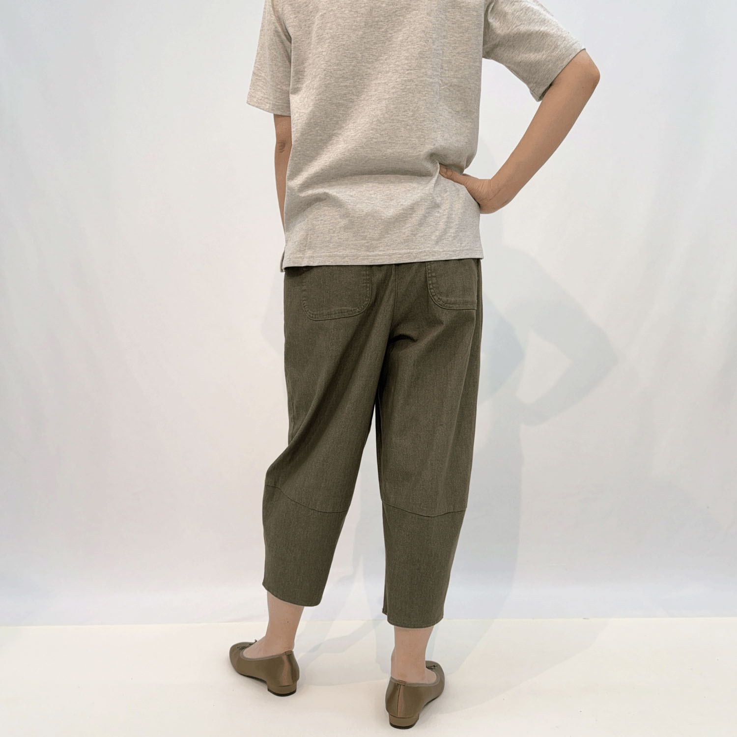 aiai T／Cスラブツイル シュッと！コクーンパンツ - 画像4