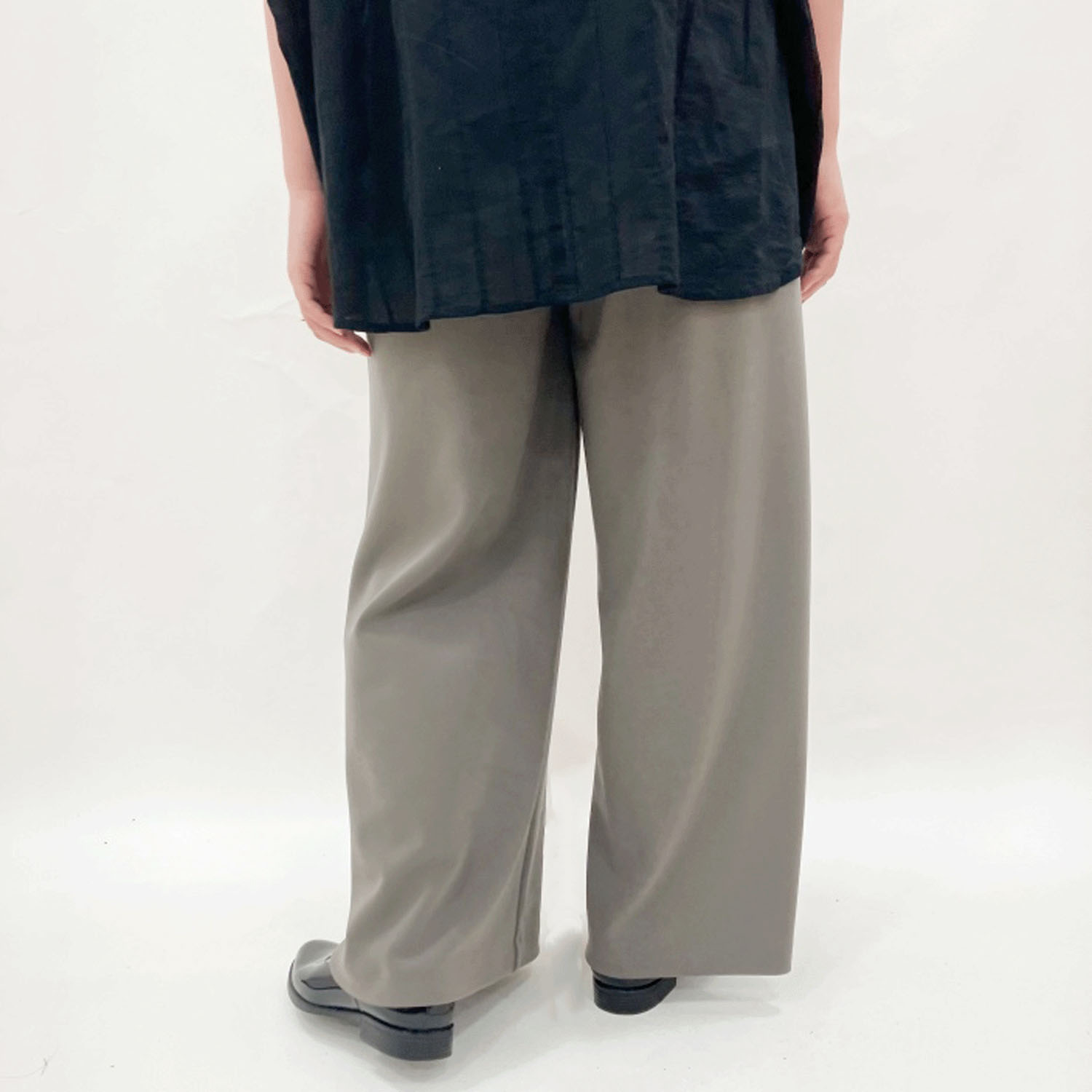ピタッツ 通年素材（インレック）ワイドパンツ - 画像4