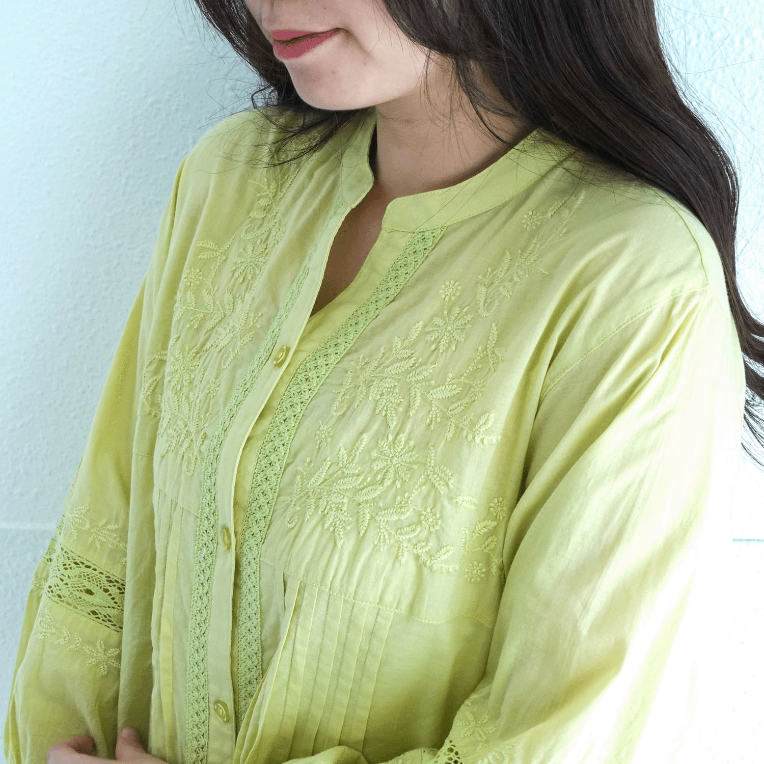 刺繍デザインブラウス - 画像4