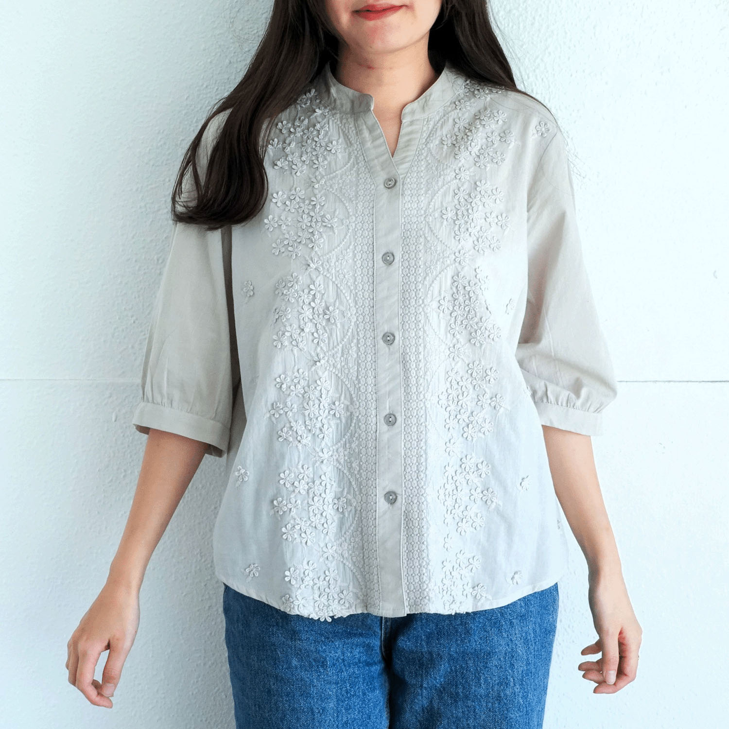 3D刺繍ブラウス