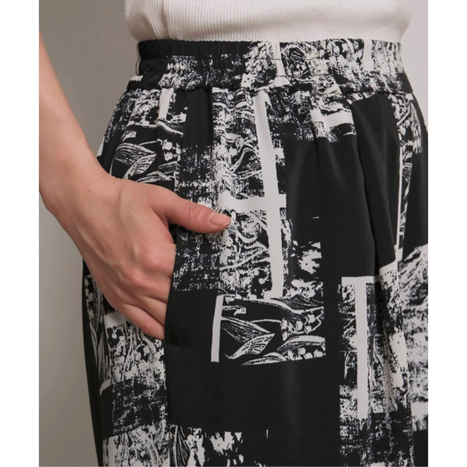 Palm Riche モノトーン柄リラックスパンツ - 画像6