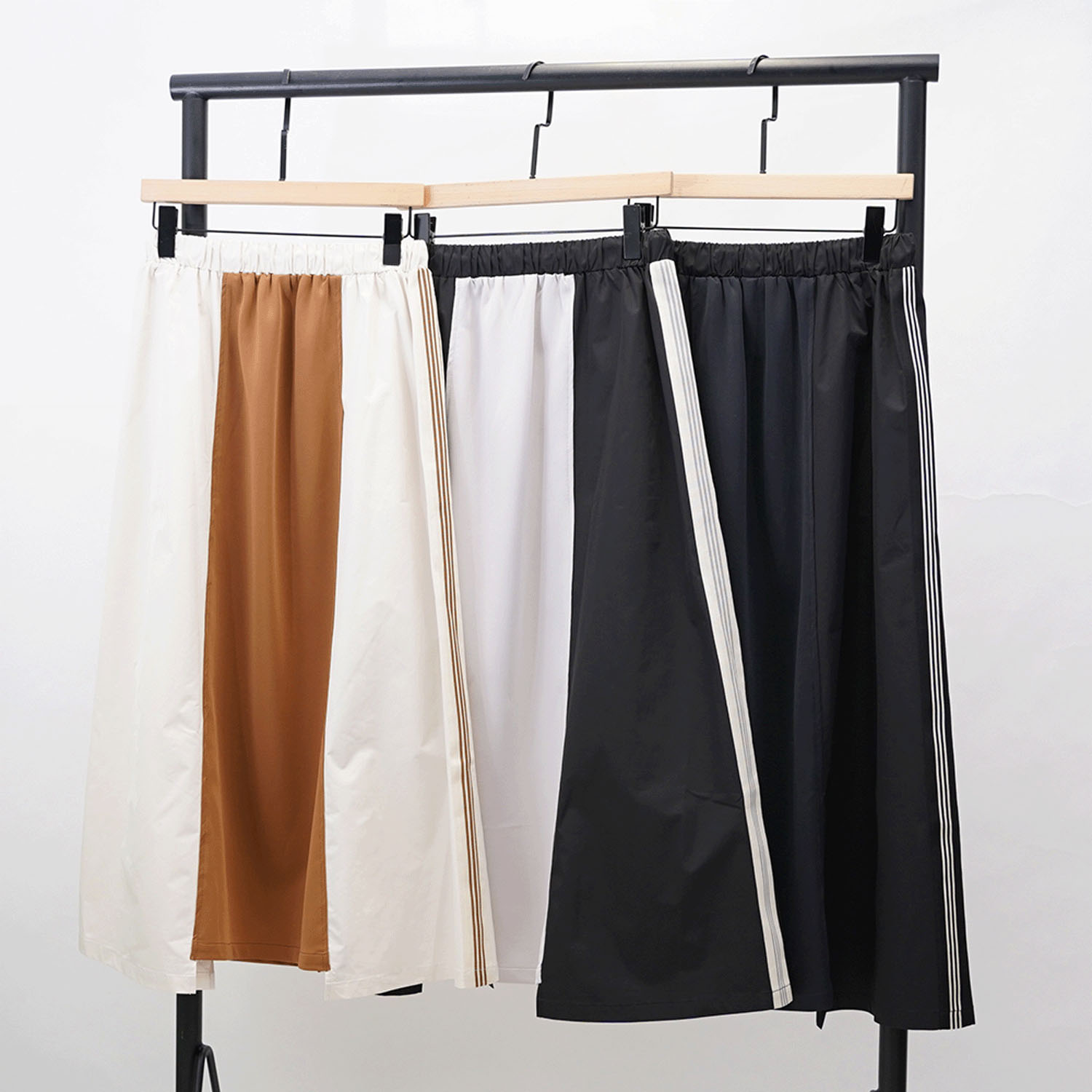 33℃ ライトポンチ×ナイロン切替サイドラインフレアスカート - 画像2