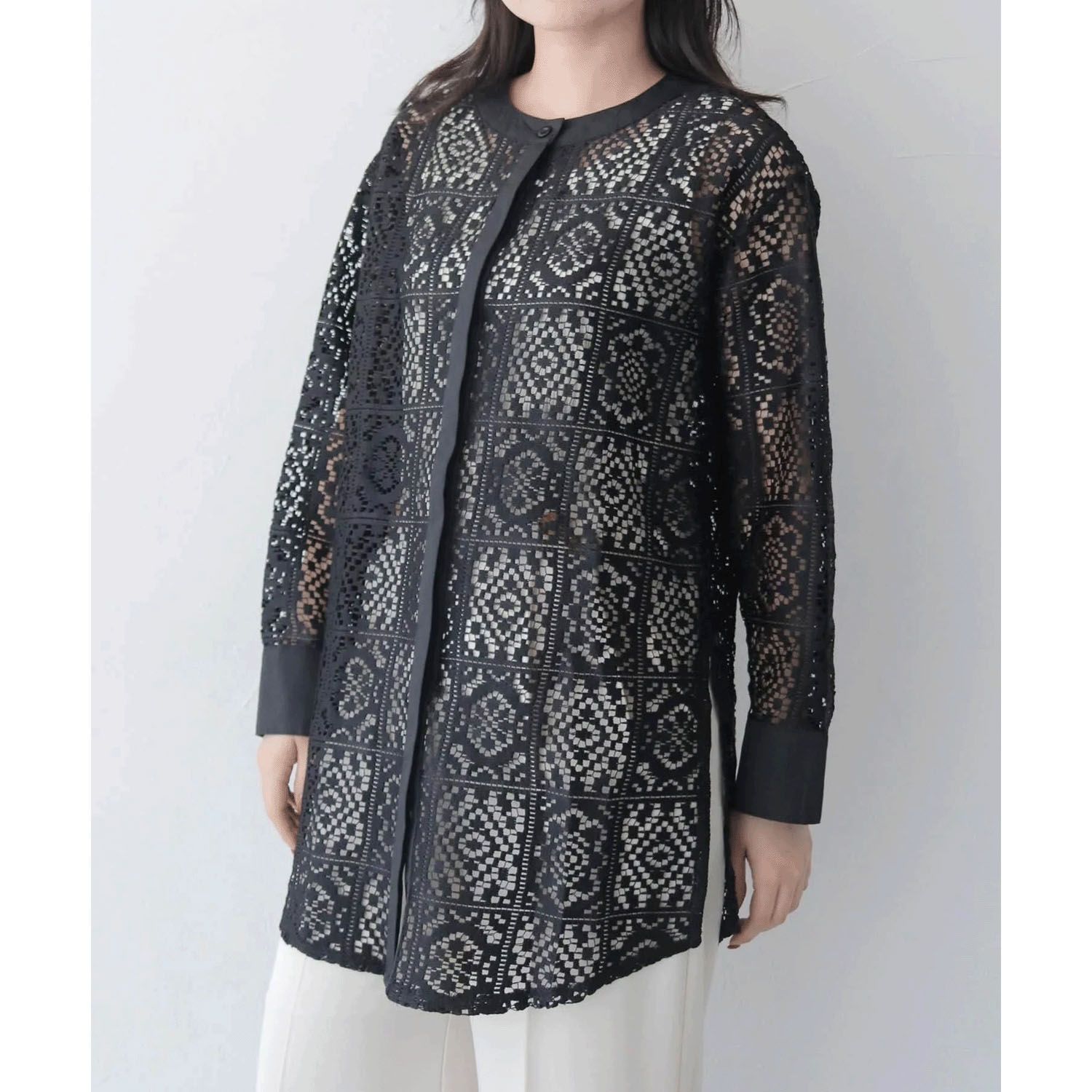 vingtrois スクエアレースシャツ