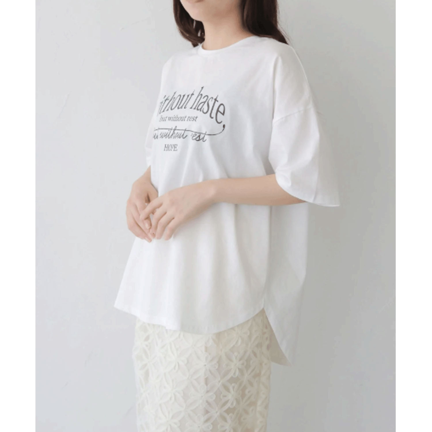 【Insta Live】vingtroisドライタッチコットンカーブロゴTシャツ - 画像4