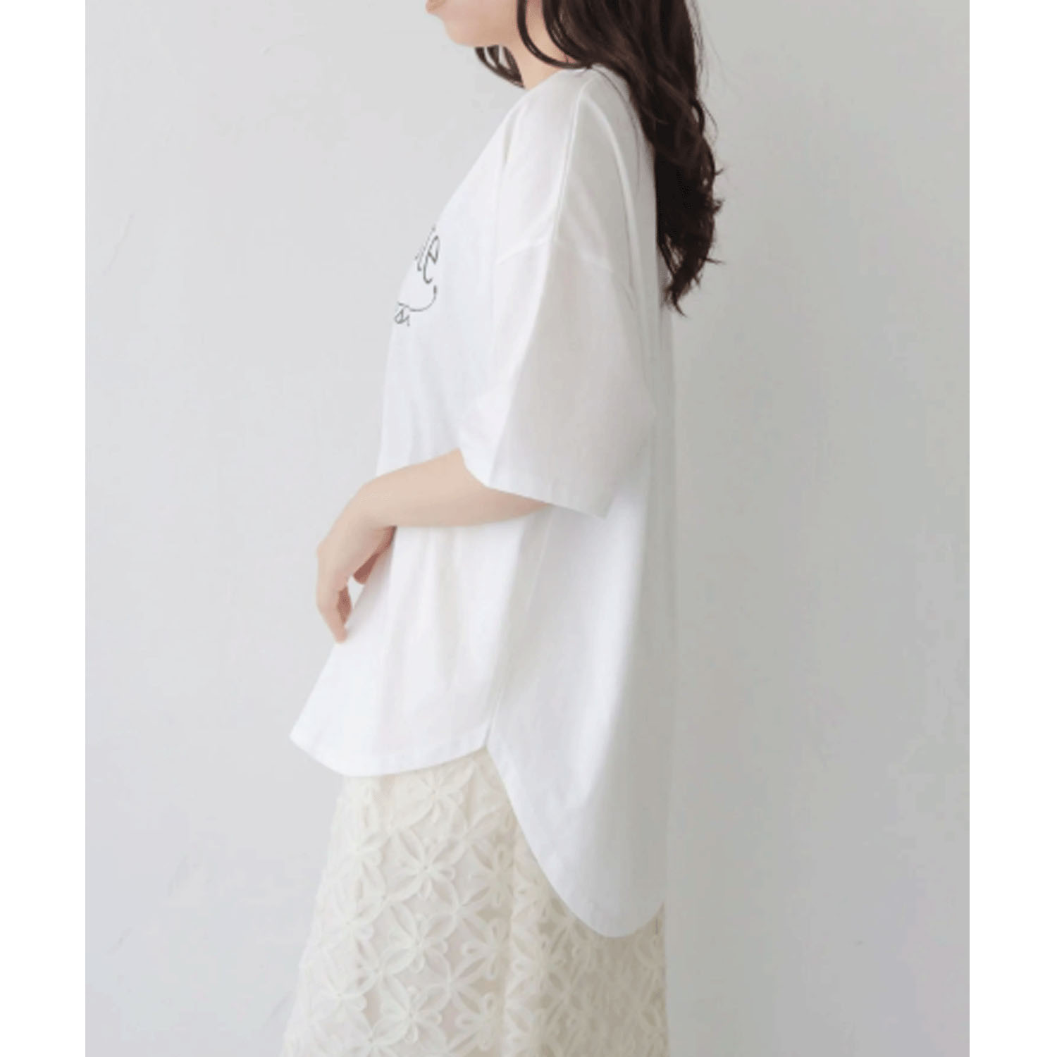 【Insta Live】vingtroisドライタッチコットンカーブロゴTシャツ - 画像5