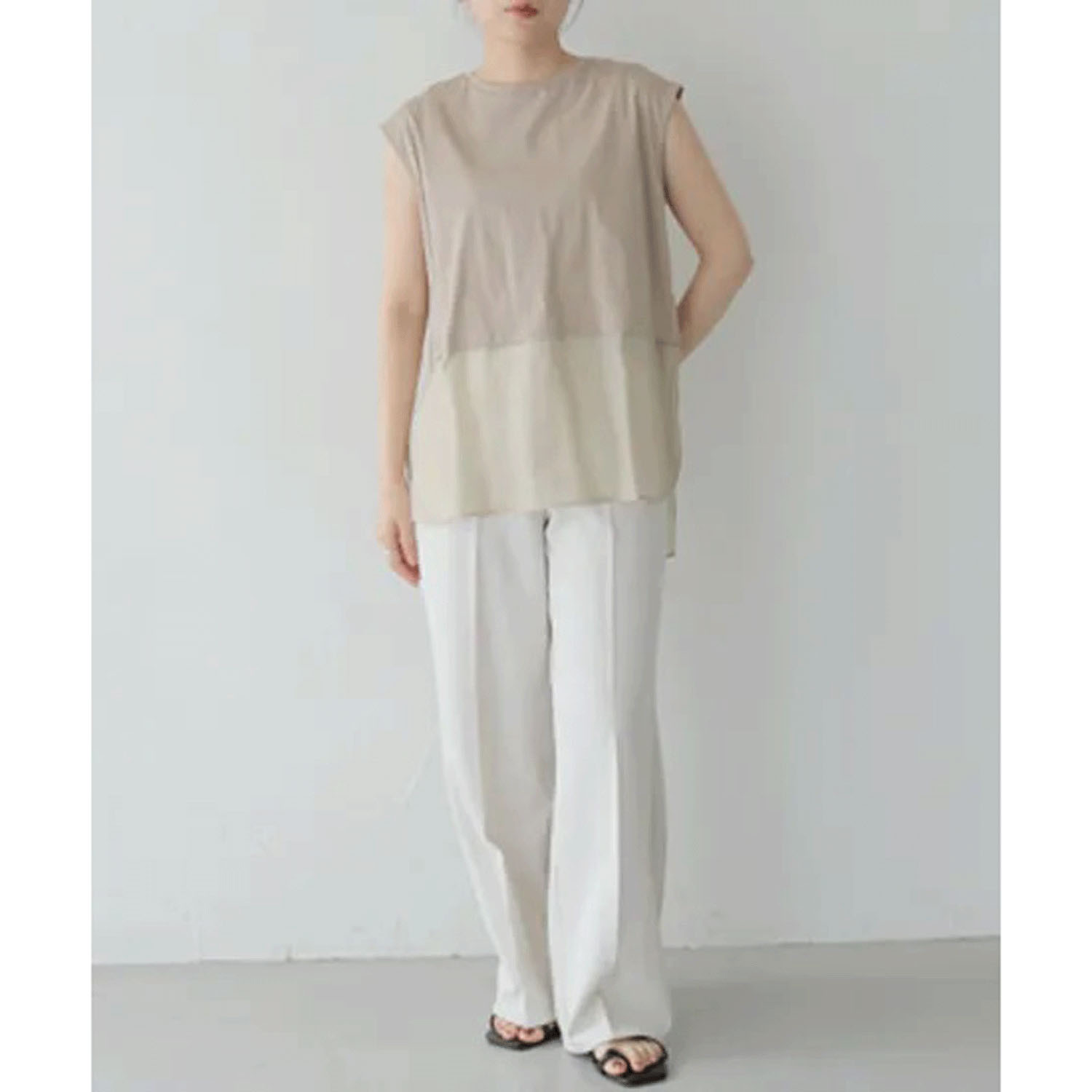 vingtrois 裾シアー切替ノースリーブ