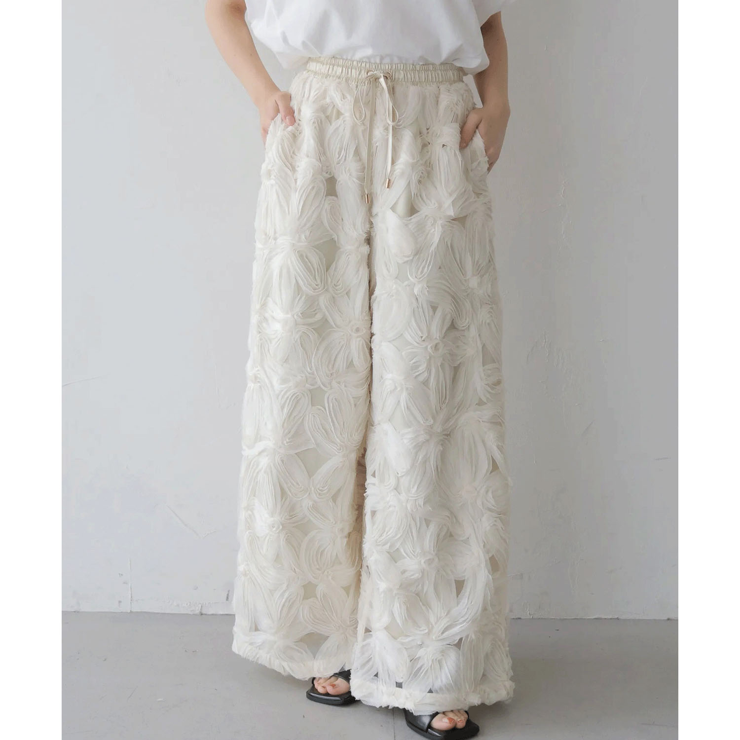vingtrois 立体レースストレートパンツ