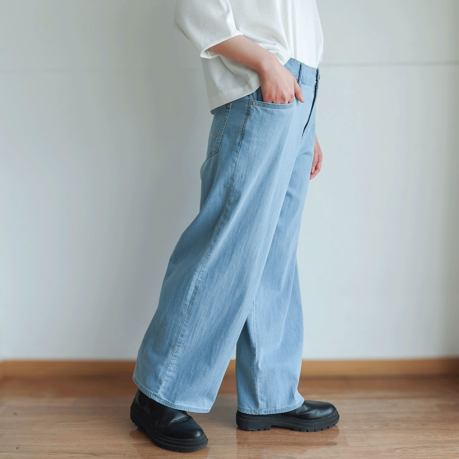 【InstaLive】aiai C／Nクールストレッチ 木陰デニムセミワイドパンツ - 画像2