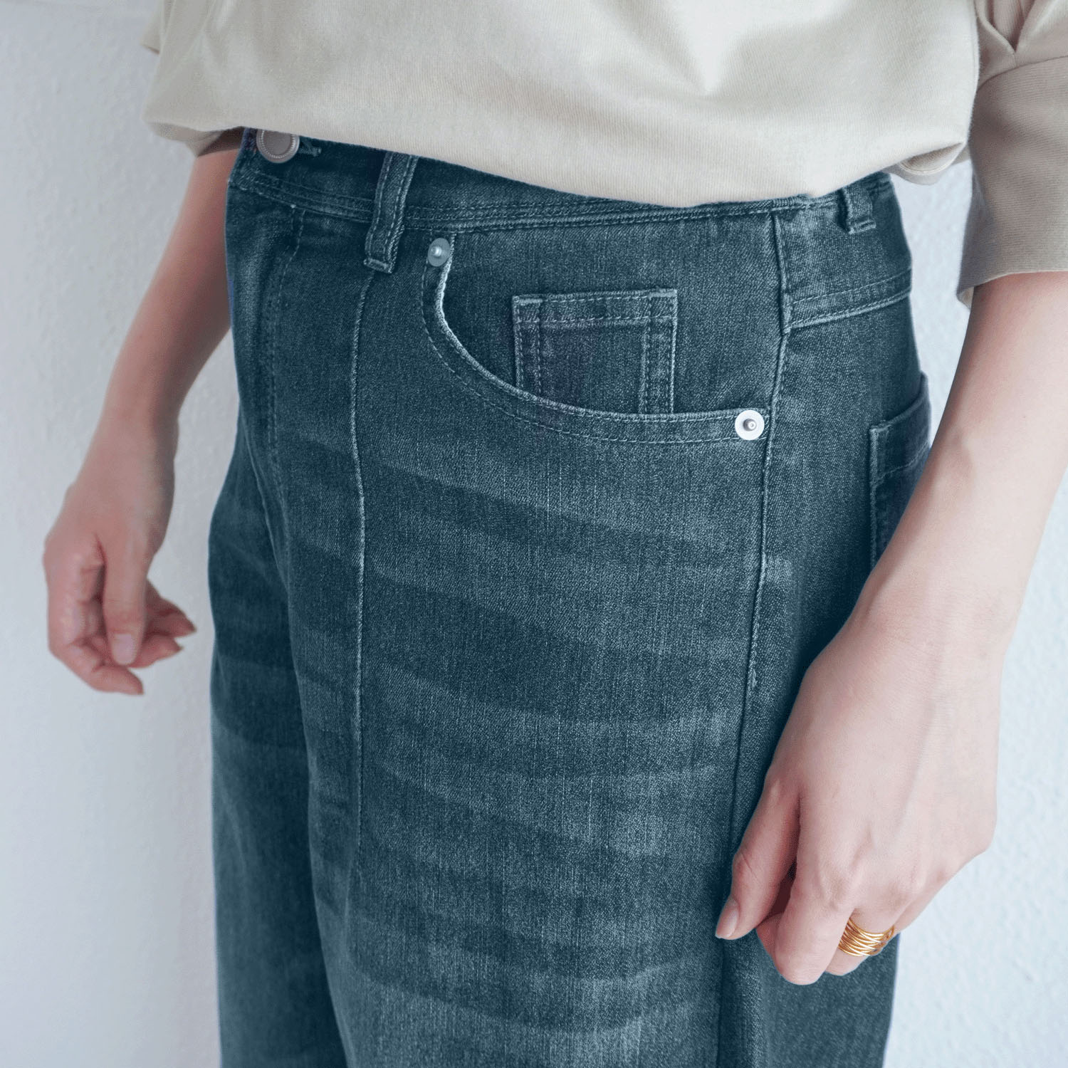 JEUNE ET JOYEUX TCストレッチ デニムカーヴィーパンツ - 画像10