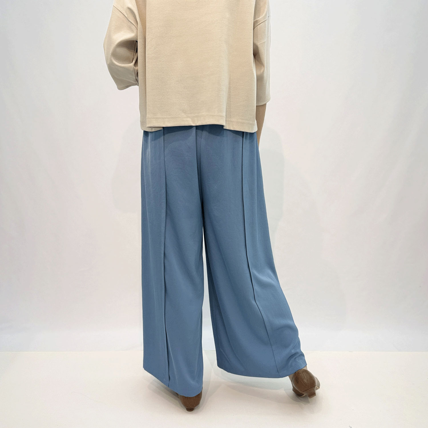無地タックワイドパンツ - 画像4