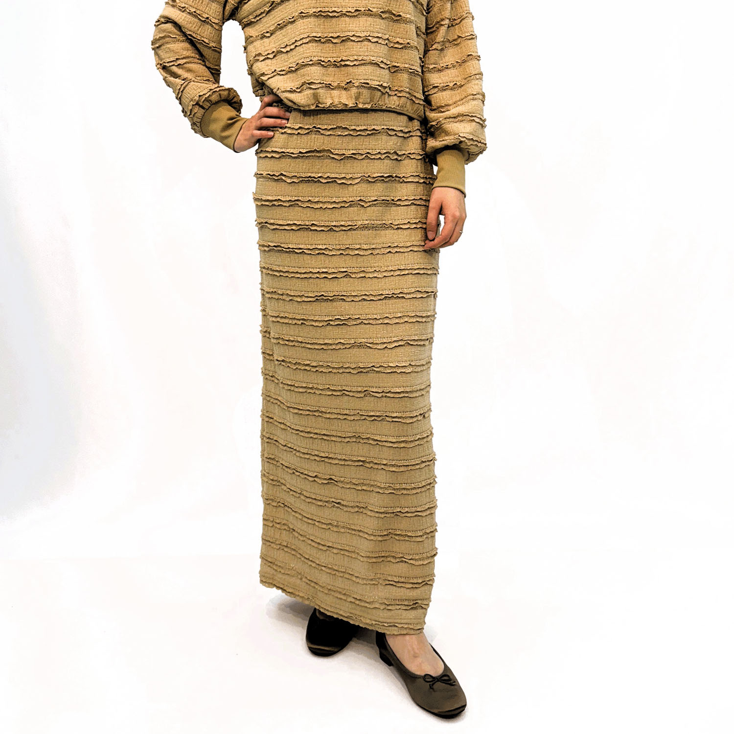 シャーリングフリルスカート