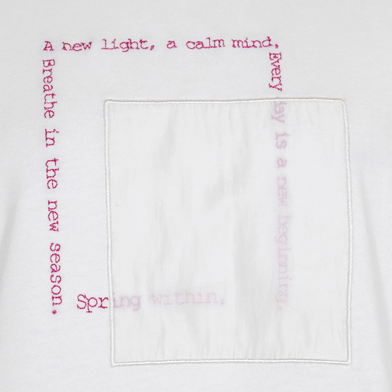 LILASIC スクリプト刺繍Tシャツ - 画像4