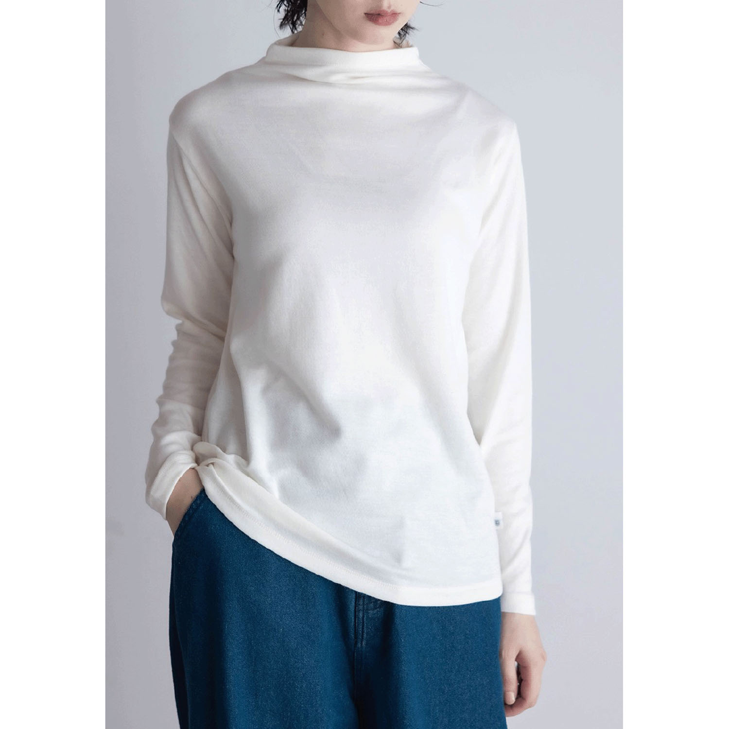 LILASIC 接結天竺ボトルネックプルオーバー